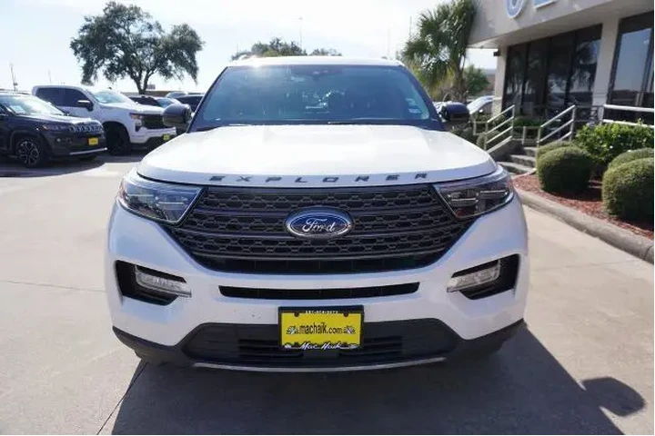 $28488 : Ford Explorer 2022 XLT 4dr S image 2