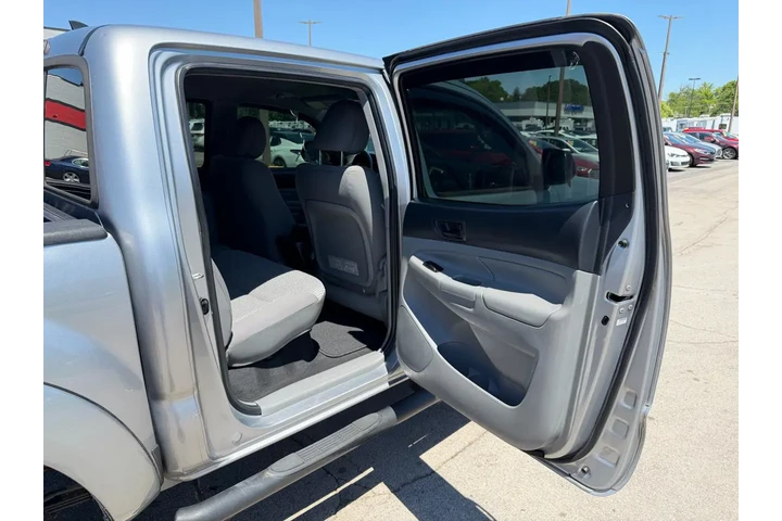 $14980 : 2015 Tacoma Double Cab AT Pre image 9