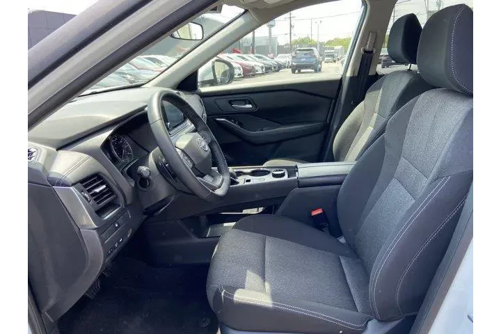 $18487 : Nissan Rogue 2025 AWD SV 4dr image 9
