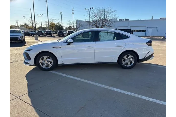 $24999 : Hyundai SONATA 2025 SE 4dr S image 2