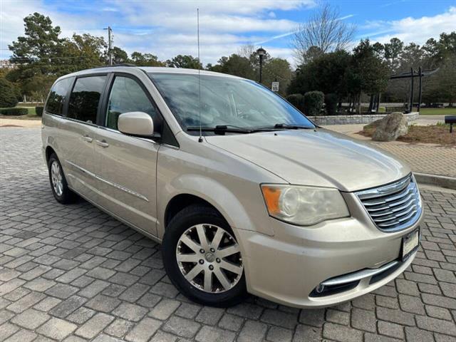 $4250 : 2013 Town and Country Touring image 1