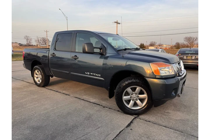 $14999 : 2014 Titan S Crew Cab 4WD image 6