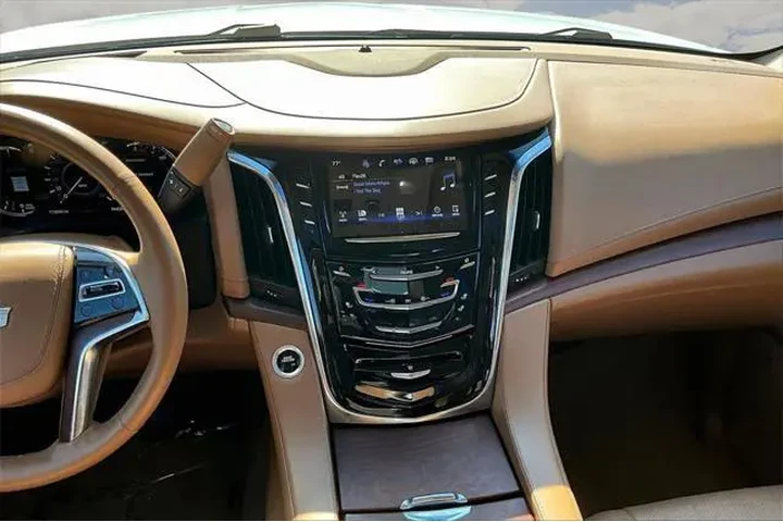 $24997 : Cadillac Escalade 2016 4X4 P image 9