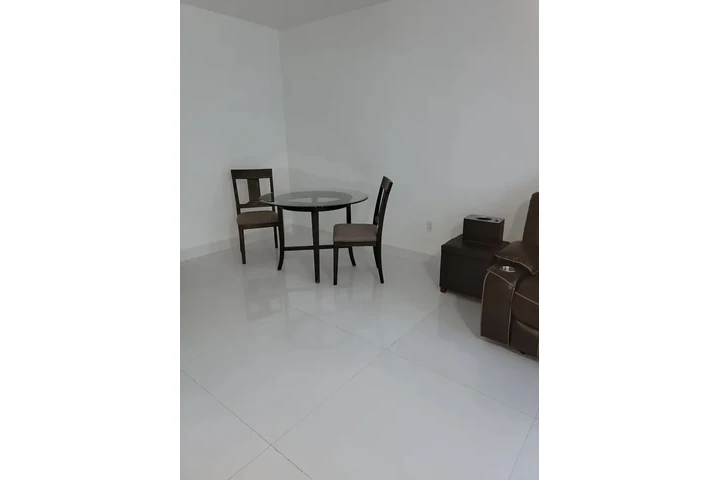 $900 : stainless steel Spacious home image 2