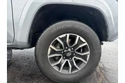 $31600 : Toyota Tacoma 2021 4x2 TRD S thumbnail