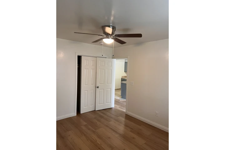 $1550 : CASA EN RENTA image 6