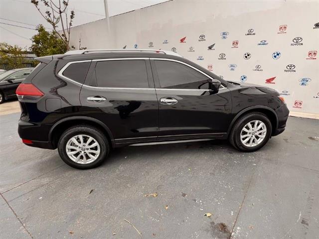 $16995 : Used 2020 Rogue AWD SV for sa image 2