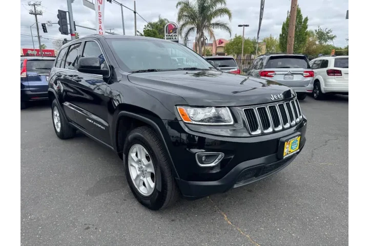 $13998 : 2014 Grand Cherokee Laredo E image 3