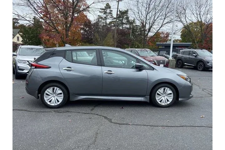 $13750 : Nissan LEAF 2024 S 4dr Hatch image 3