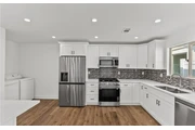 $2400 : 3 Bedroom House In South Gate thumbnail