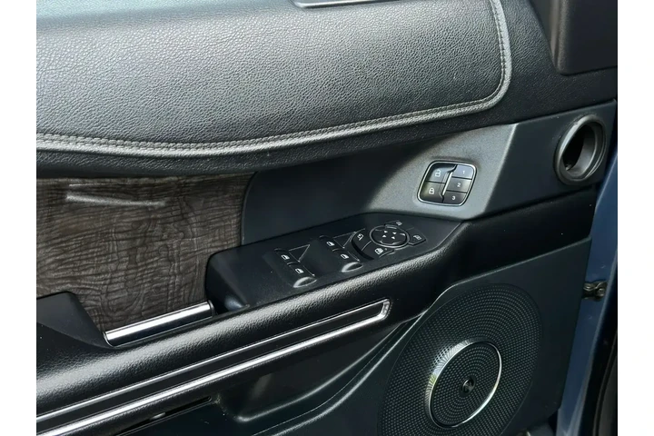 $22749 : Ford Expedition MAX 2018 4x4 image 10