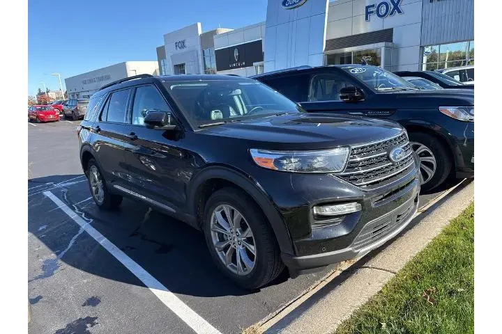 $32893 : Ford Explorer 2023 AWD XLT 4 image 2