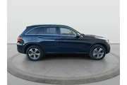 $27698 : Mercedes-Benz GLC 2022 AWD G thumbnail