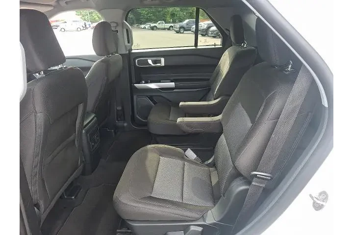 $34478 : Ford Explorer 2023 AWD XLT 4 image 10