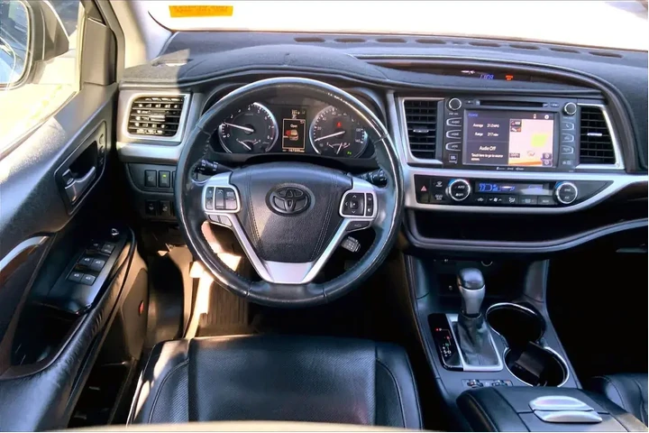 $18353 : Toyota Highlander 2016 Limit image 5