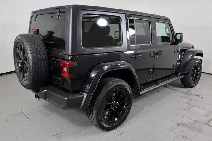 $31550 : Jeep Wrangler 2023 4x4 Sahar image 5