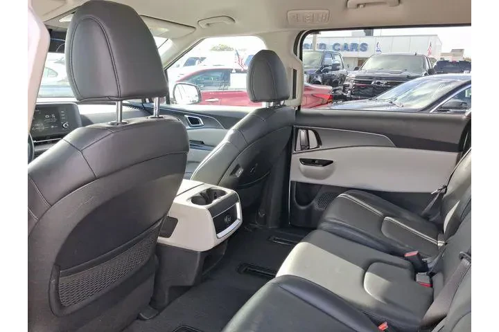 $19590 : Kia Carnival 2023 LX 4dr Min image 6