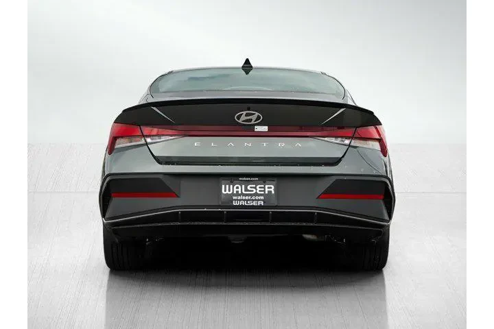 $24000 : Hyundai ELANTRA 2025 SEL Spo image 4