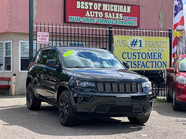 $18999 : 2017 Grand Cherokee image 1