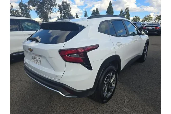 $23995 : Chevrolet Trax 2025 LT 4dr C image 3