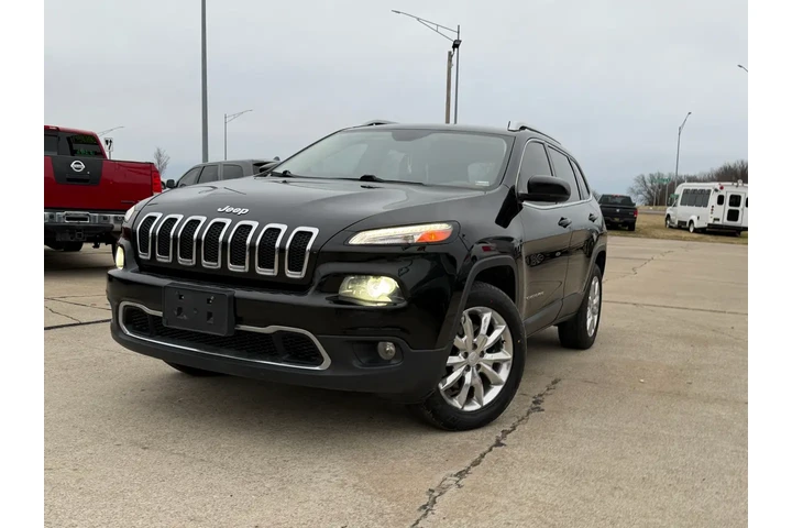 2017 Cherokee Limited 4WD image 6