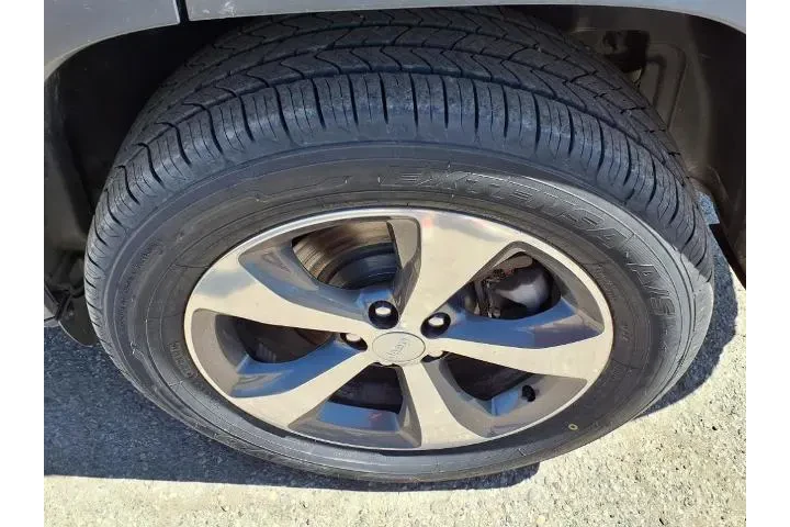 $16987 : Jeep Cherokee 2019 4x4 Limit image 9