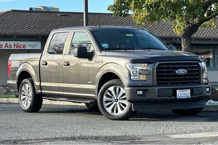 $23731 : Ford F-150 2017 4x2 Lariat 4 image 2
