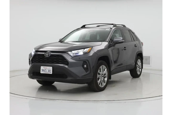 $35998 : Toyota RAV4 2023 AWD XLE Pre image 4