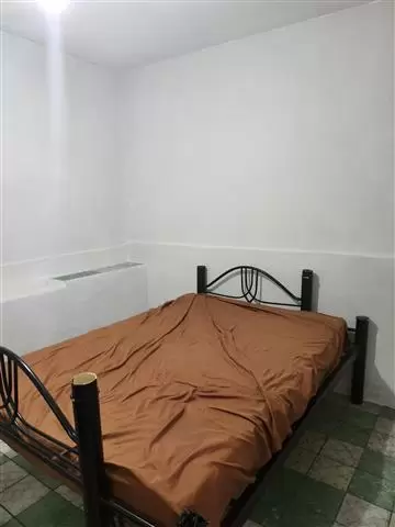 $3 : Cuarto de renta image 4