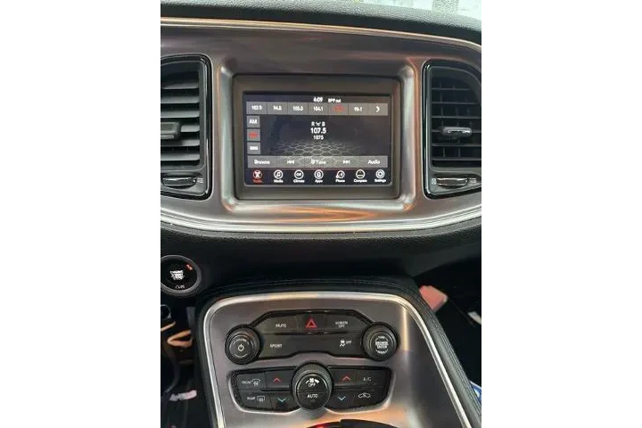 $20000 : Dodge Challenger 2020 SXT 2d image 4