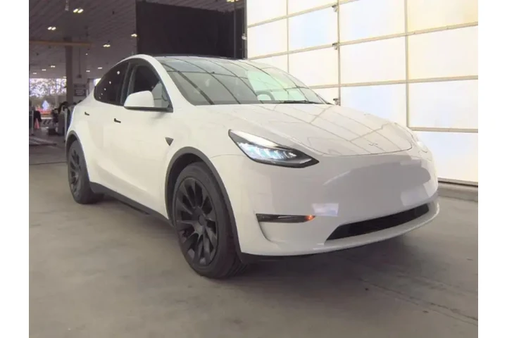 $28990 : Tesla Model Y 2023 AWD 4dr C image 3