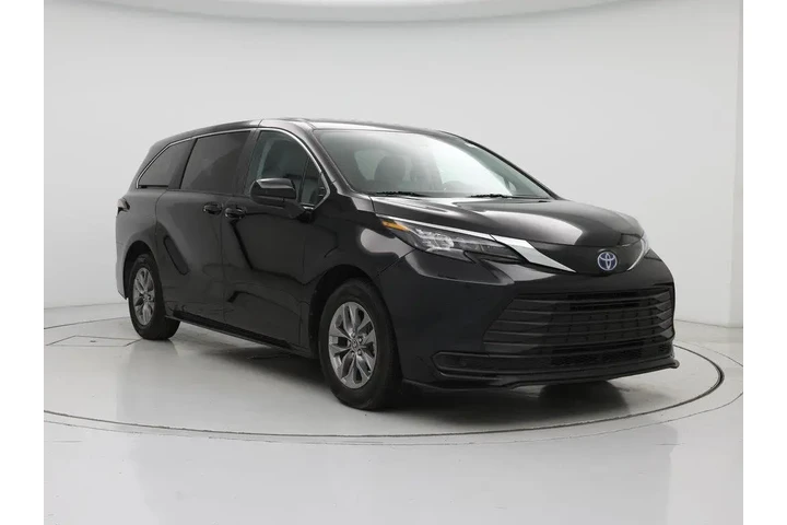 $37998 : Toyota Sienna 2024 LE 8-Pass image 1