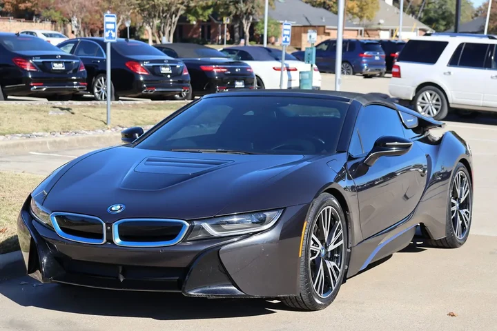 $65998 : 2019 i8 Roadster image 5