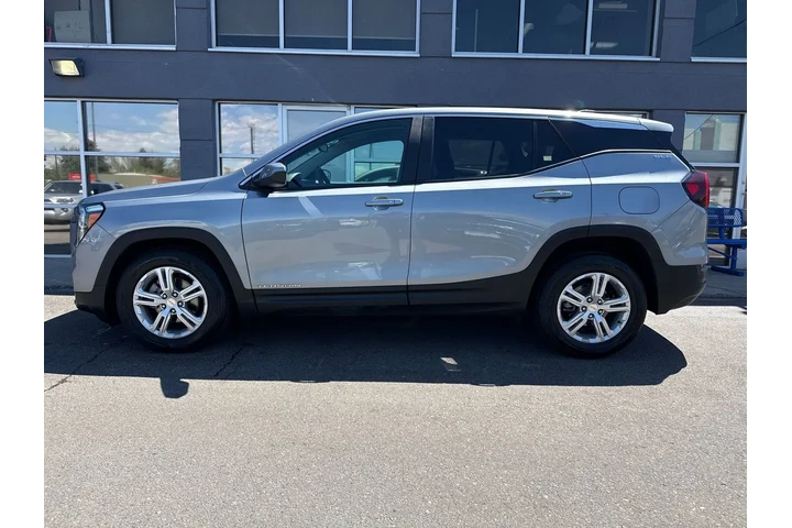$21995 : 2024 GMC Terrain FWD SLE image 6