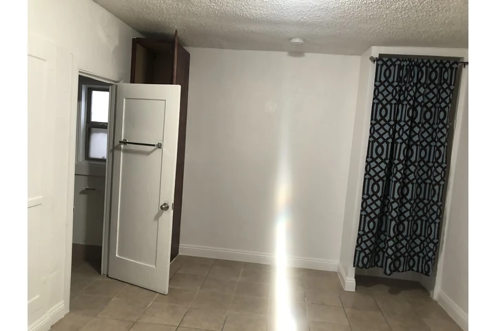 $1150 : Estudio APT en la ciudad de LA image 6