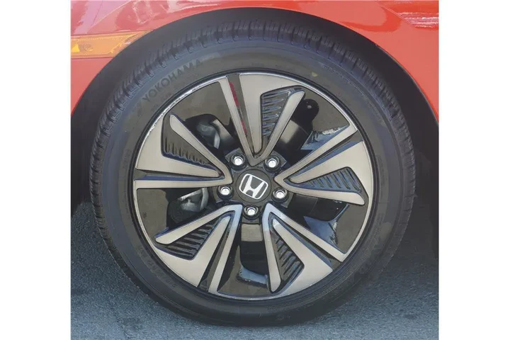 $22984 : 2017 Civic Hatchback EX image 10