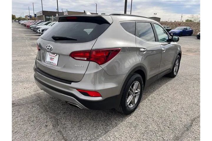 $10218 : Hyundai SANTA FE Sport 2017 image 8