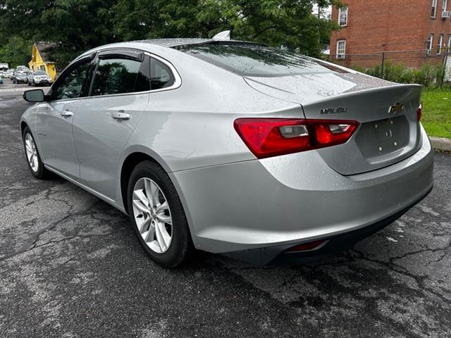 2017 Malibu 1LT image 5