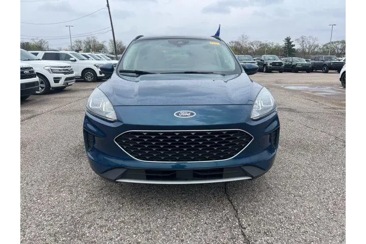 $14998 : Ford Escape 2020 AWD SE 4dr image 2