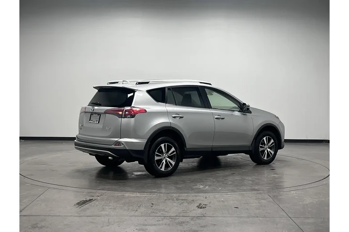 $18962 : Toyota RAV4 2018 AWD XLE 4dr image 7