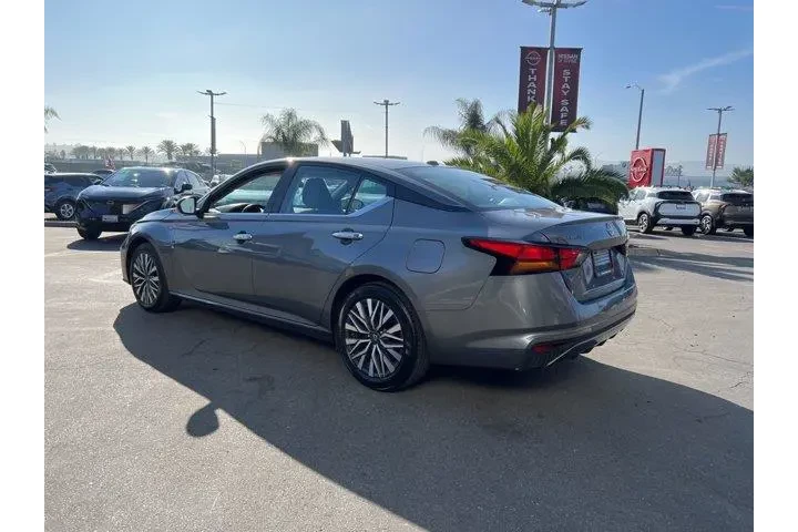 $17981 : Nissan Altima 2024 2.5 SV 4d image 5