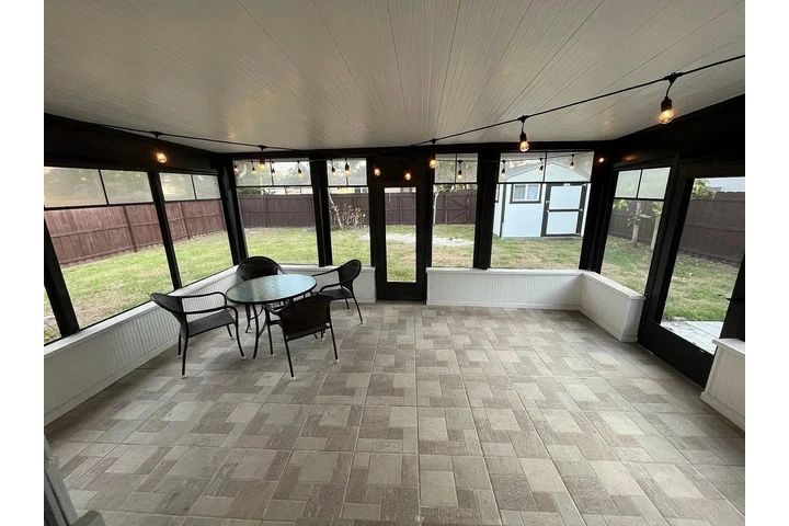 $1000 : Fully renovated beautiful home image 2