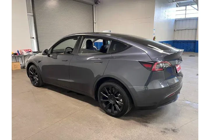 $23438 : Tesla Model Y 2021 AWD Long image 6