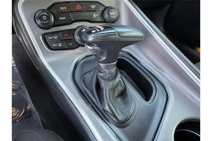 $18999 : Dodge Challenger 2022 SXT 2d image 10