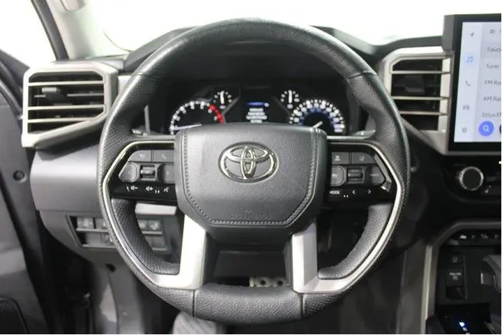 $35977 : Toyota Tundra 2022 4x2 SR5 4 image 9