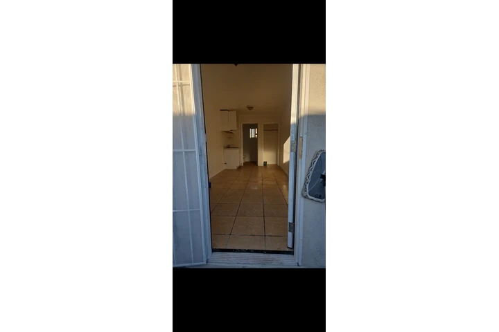 $1200 : STUDIO image 2