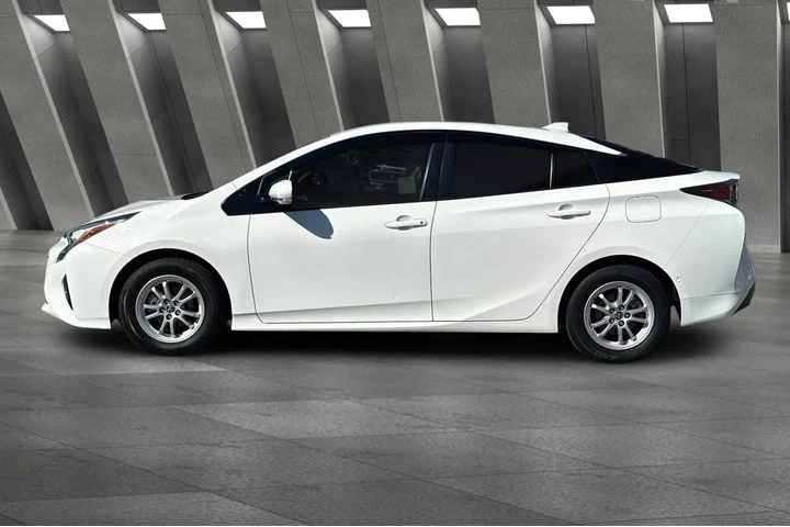 $20500 : Toyota Prius 2018 One 4dr Ha image 8
