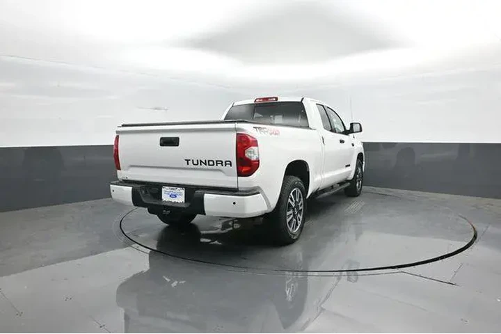 $28859 : Toyota Tundra 2019 4x4 SR5 4 image 7