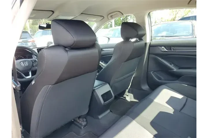$18990 : Honda Accord 2022 LX 4dr Sed image 9