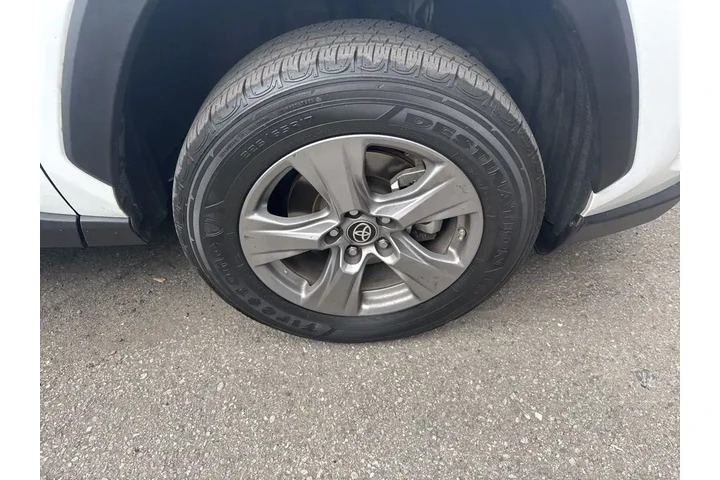 $29795 : Toyota RAV4 Hybrid 2024 AWD image 3